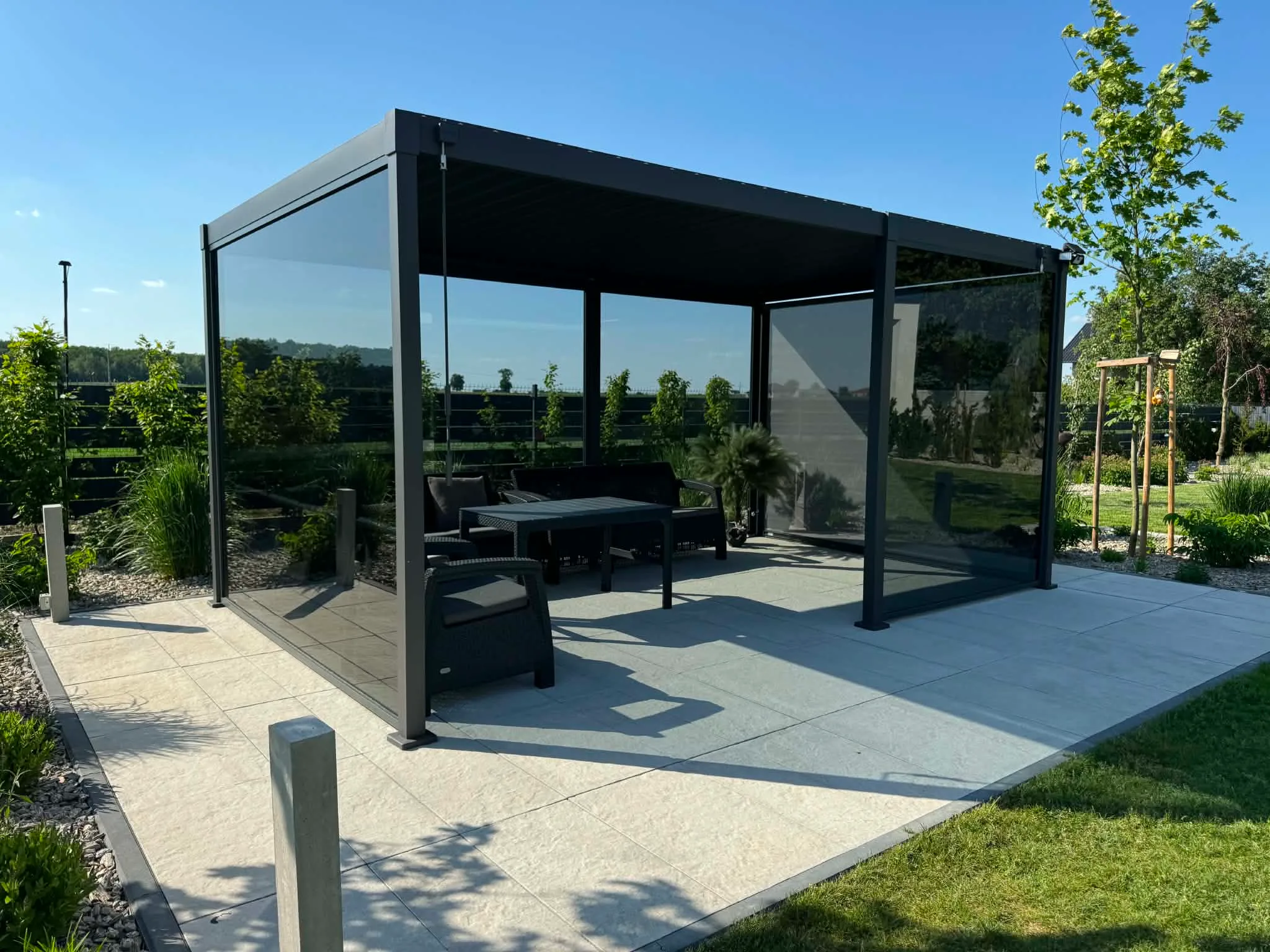 Realizacja Perglasso — luksusowy szklany salon Vetrano 5×3 m